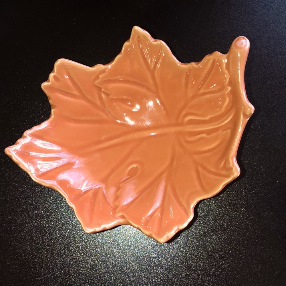 NEW LISTING! Autumn Leaf Platter w/3 Plates - Picture 3 of 8